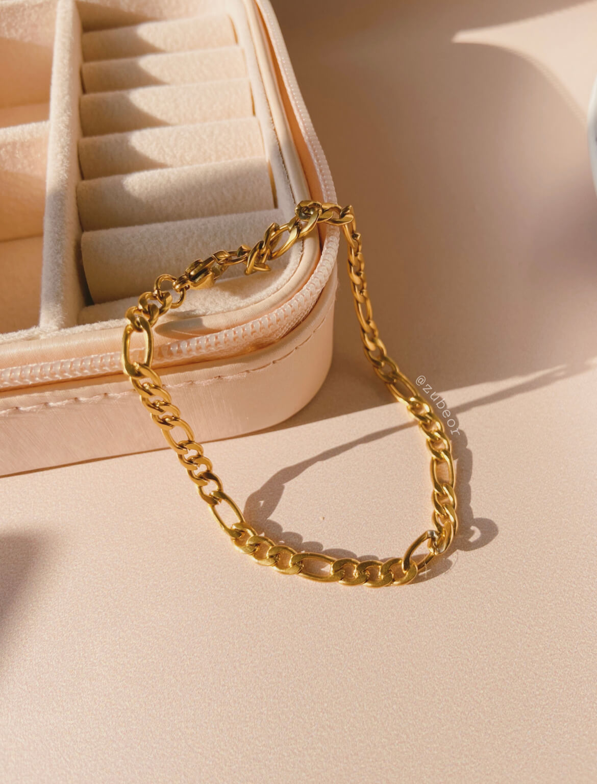 Pulsera cadena dorada 2