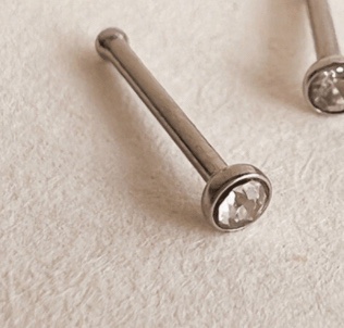 Piercing para nariz cristal cerrado 3