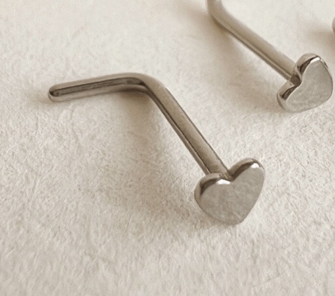 Piercing para nariz corazón pequeño 3