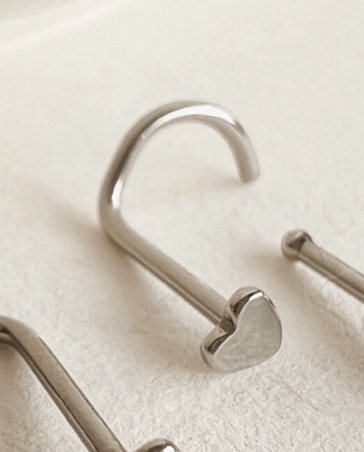 Piercing para nariz corazón pequeño 6