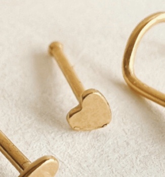 Piercing para nariz corazón pequeño 7