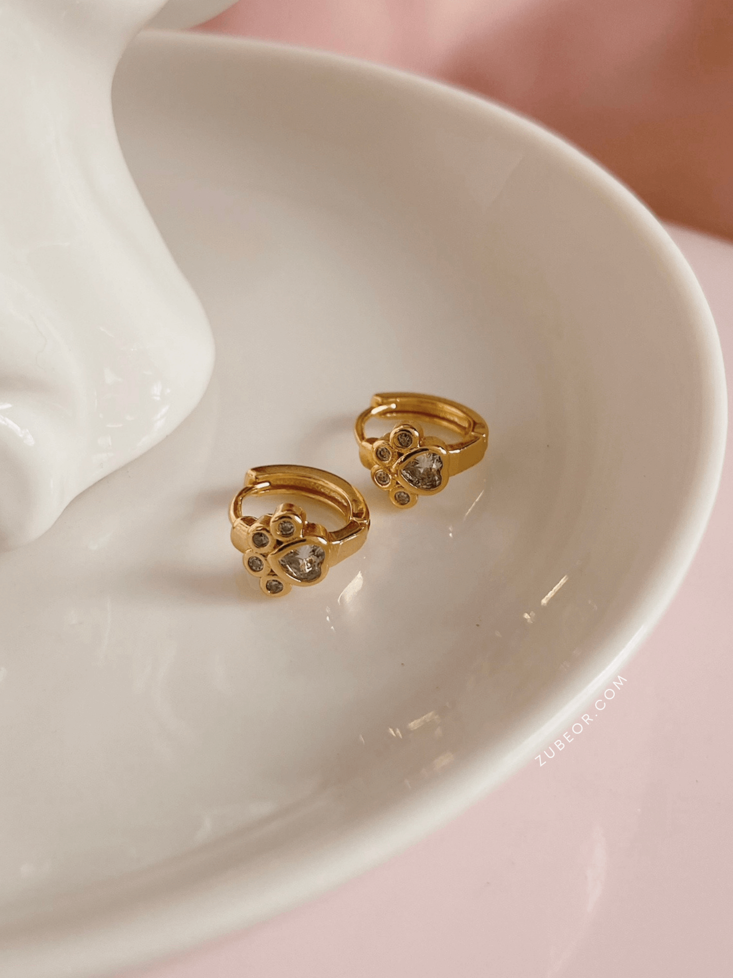 Aretes huggie huellitas 6