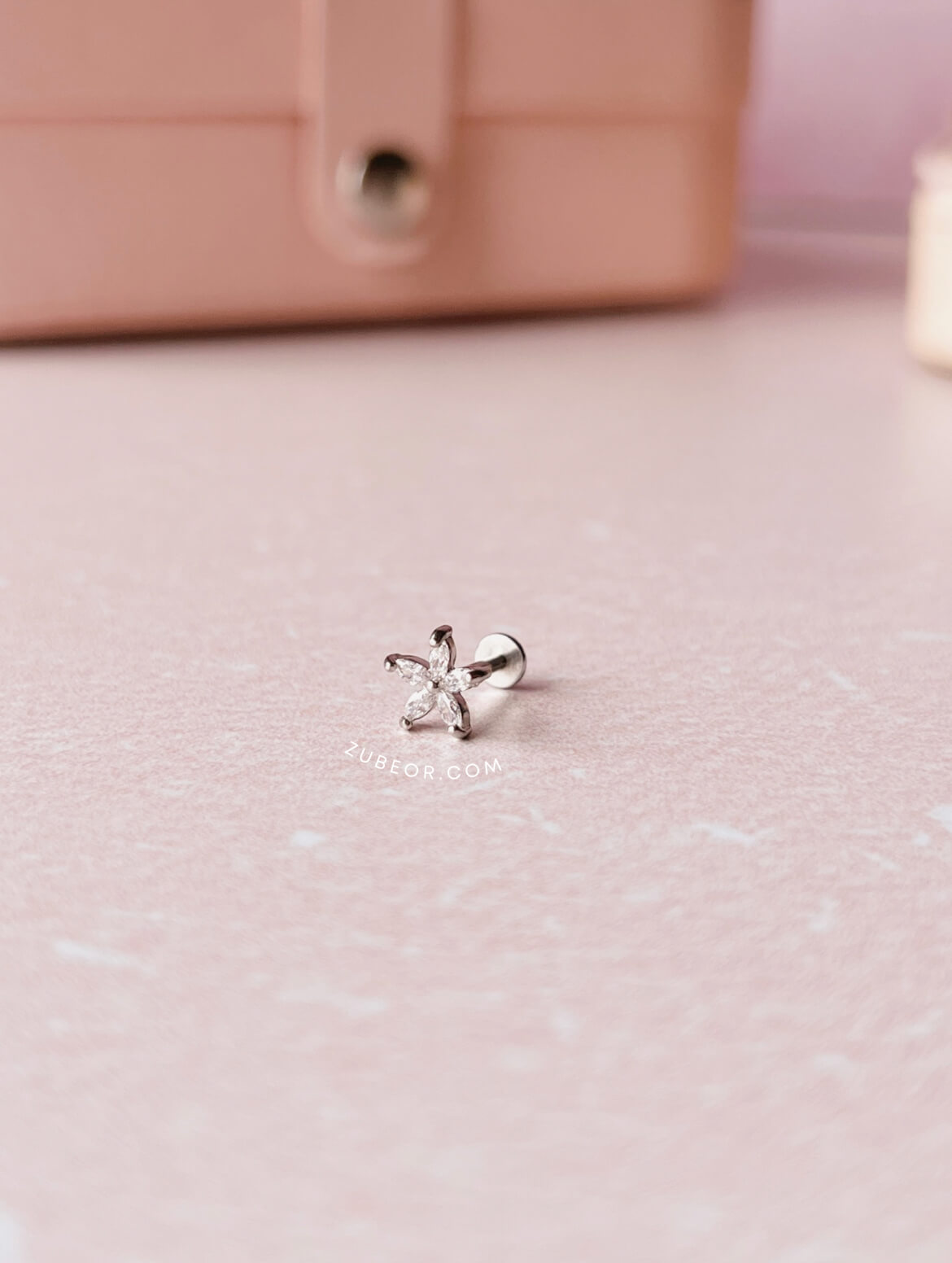 Piercing flor plateado 2
