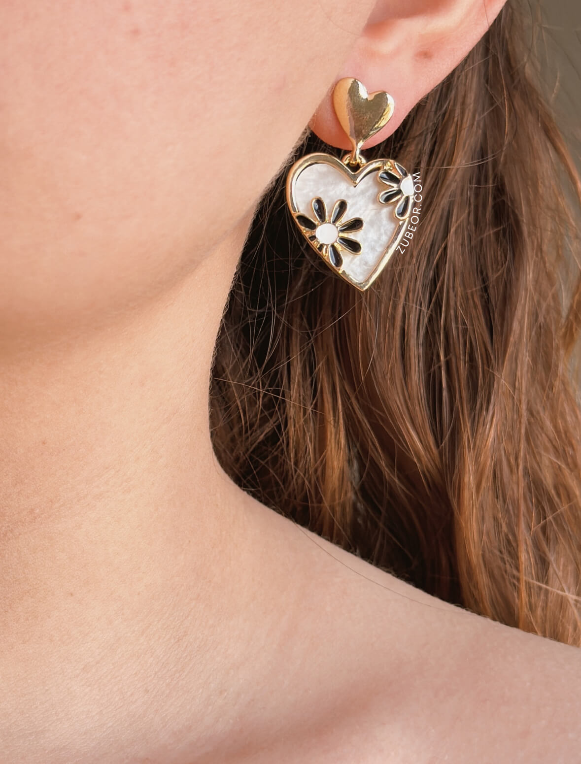 Aretes cora flor negra 3