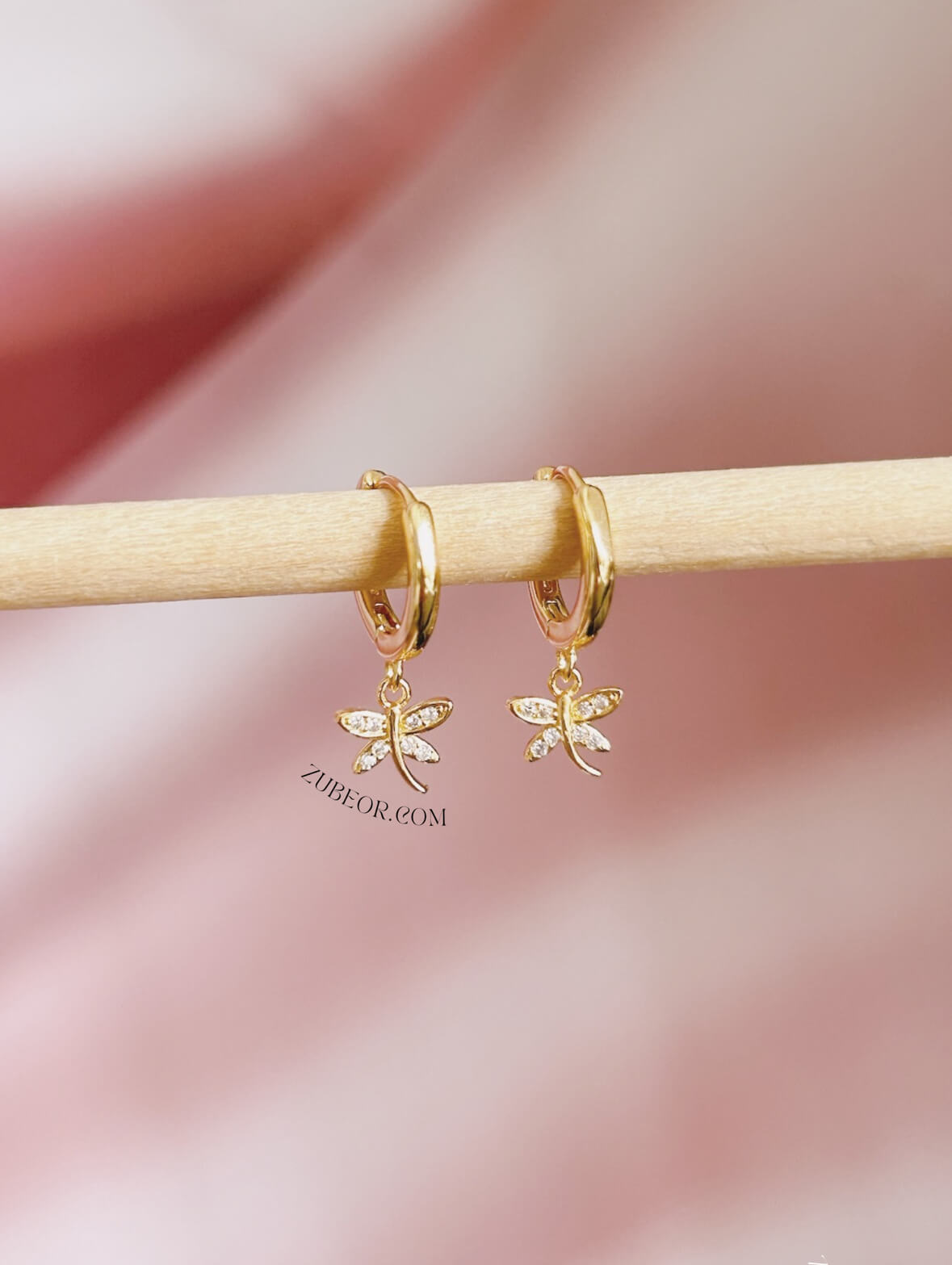 Aretes huggie libélula 2