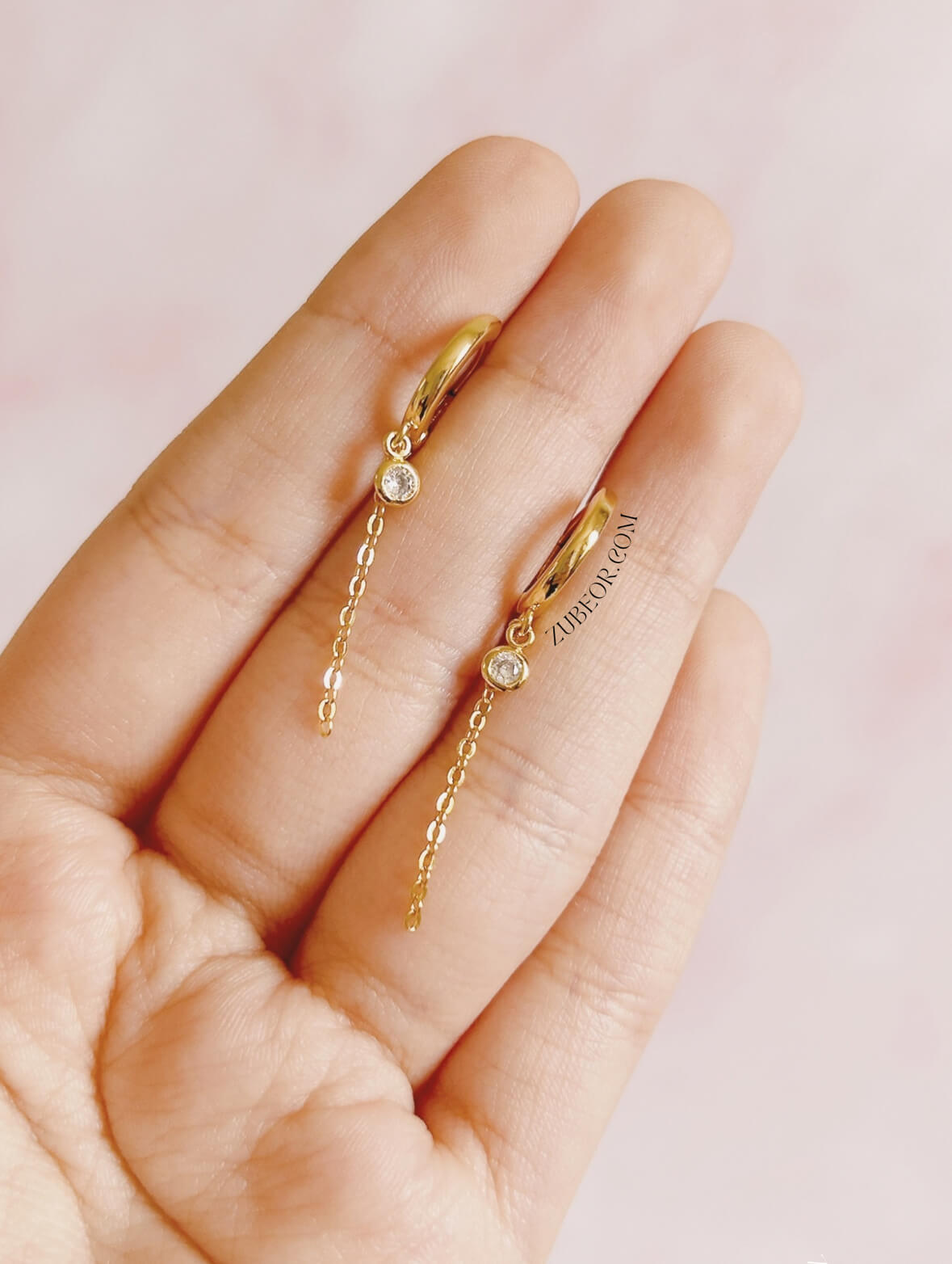 Aretes huggie cristal y cadena 3