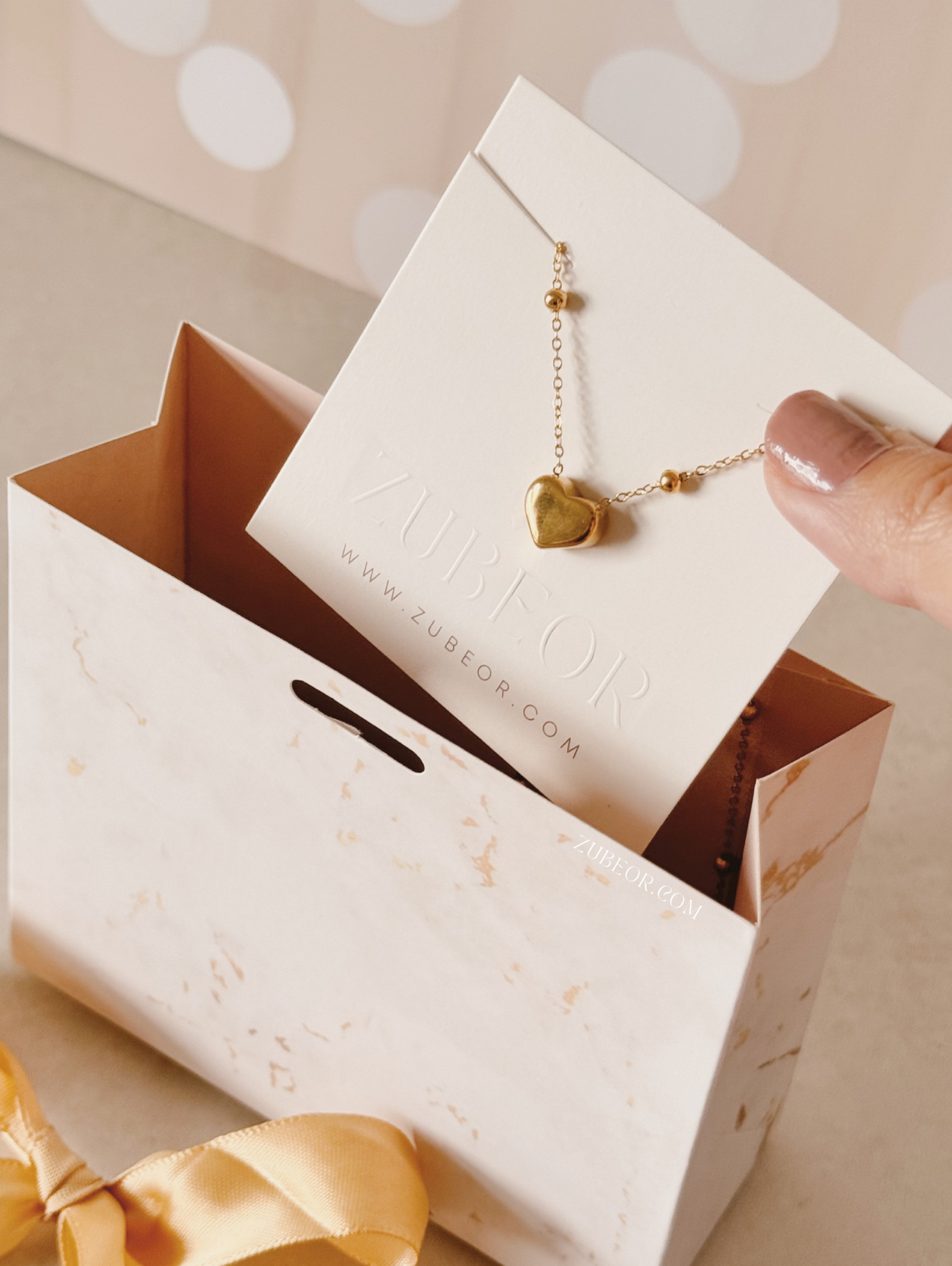 Empaque de regalo mármol dorado 5