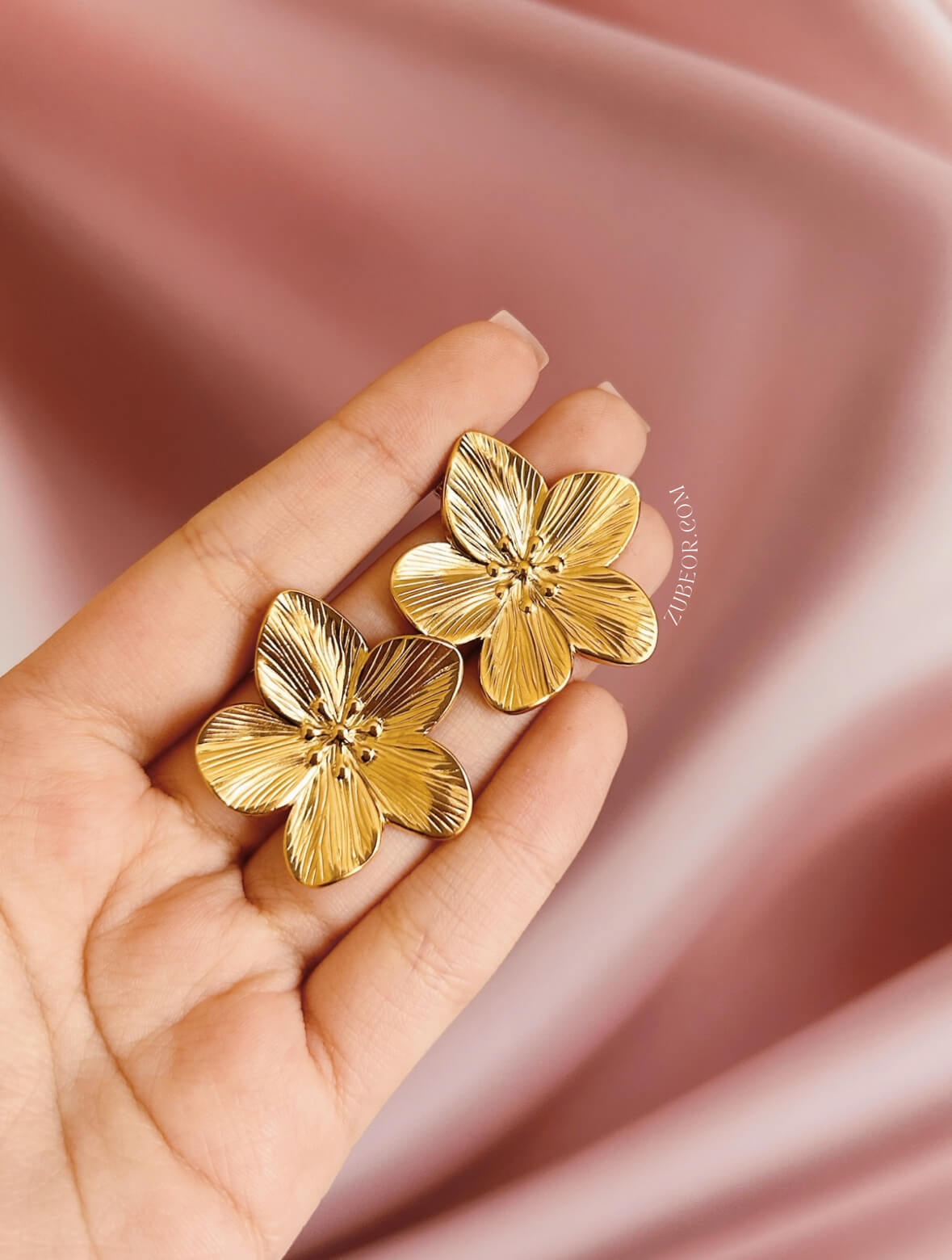 Aretes flor dorada 6