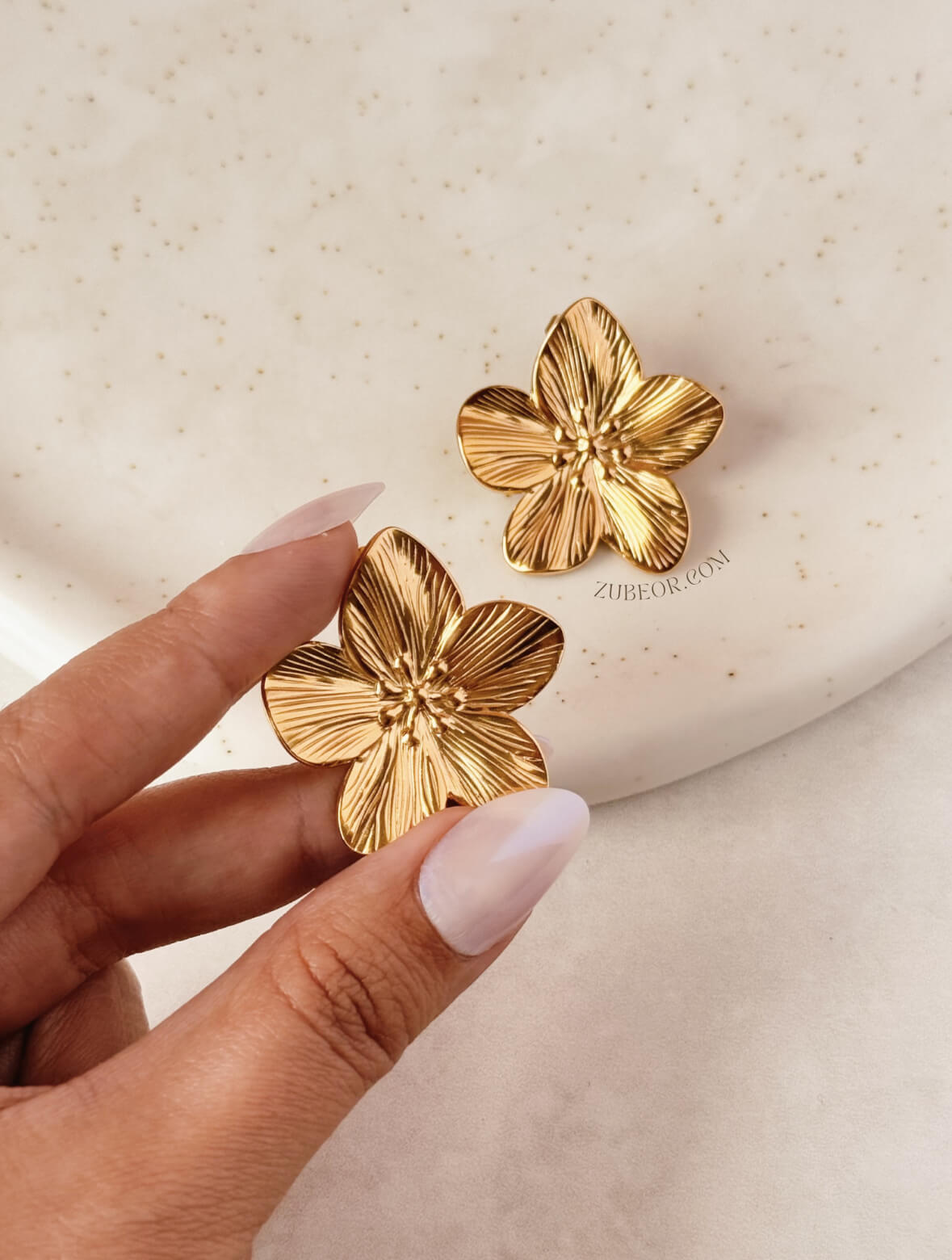 Aretes flor dorada 5