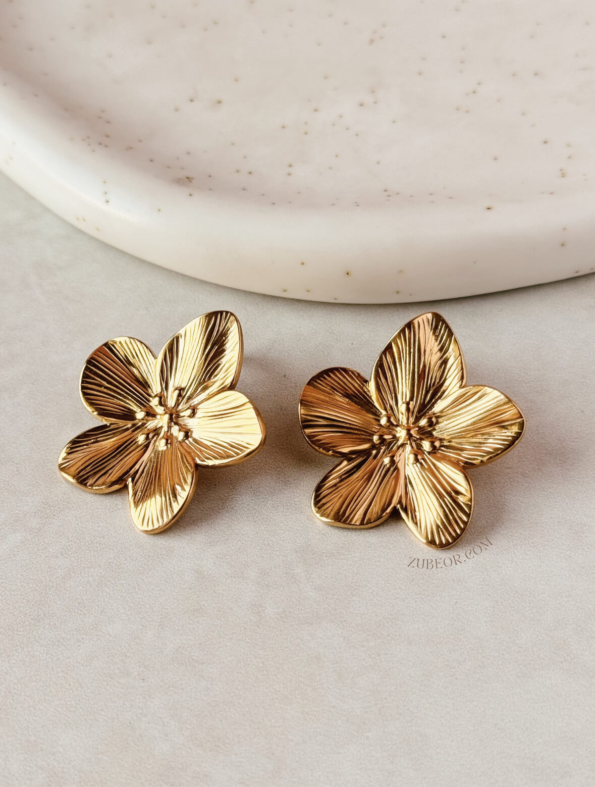 Aretes flor dorada 4