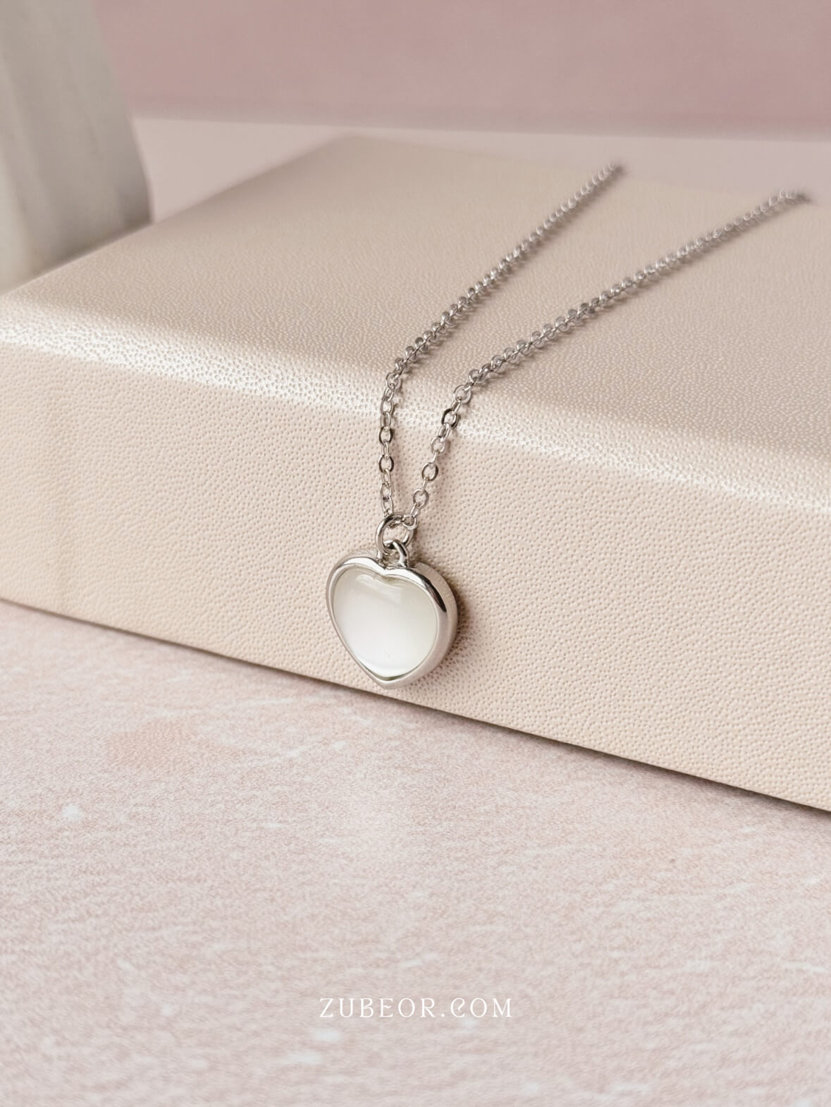Cadena corazón resplandor blanco 3