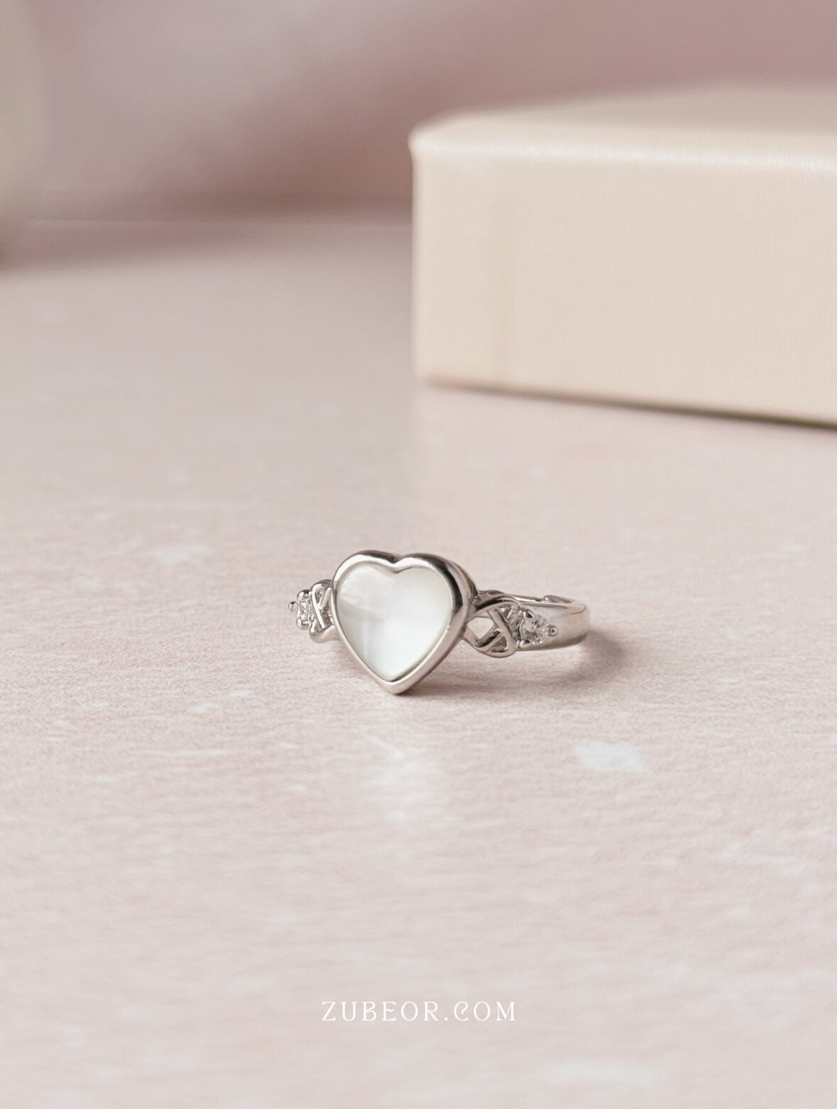 Anillo corazón resplandor blanco 2