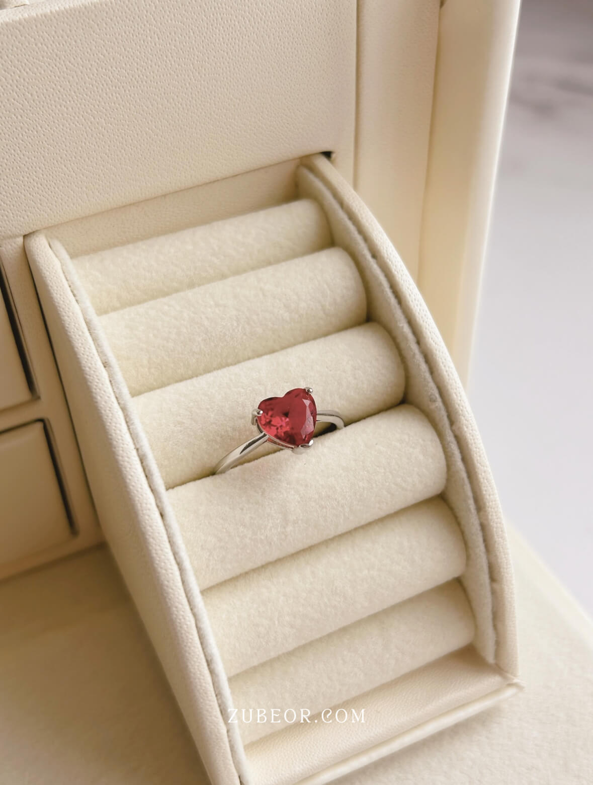 Anillo corazón rojo 4