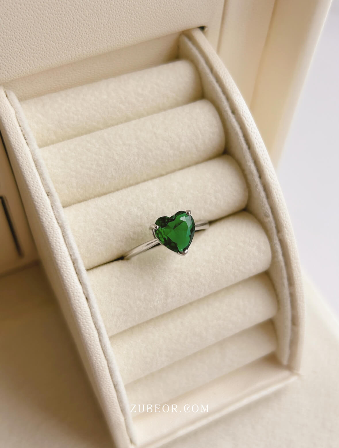 Anillo corazón esmeralda 4