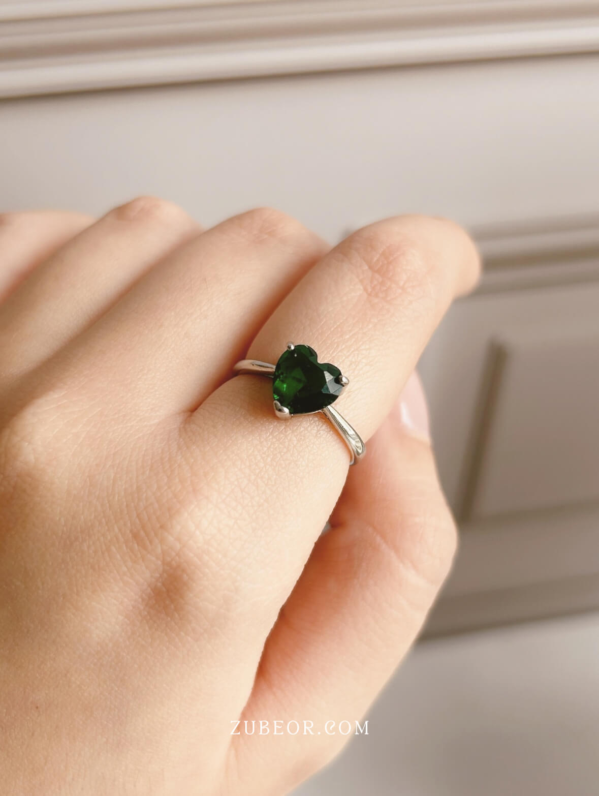 Anillo corazón esmeralda 2