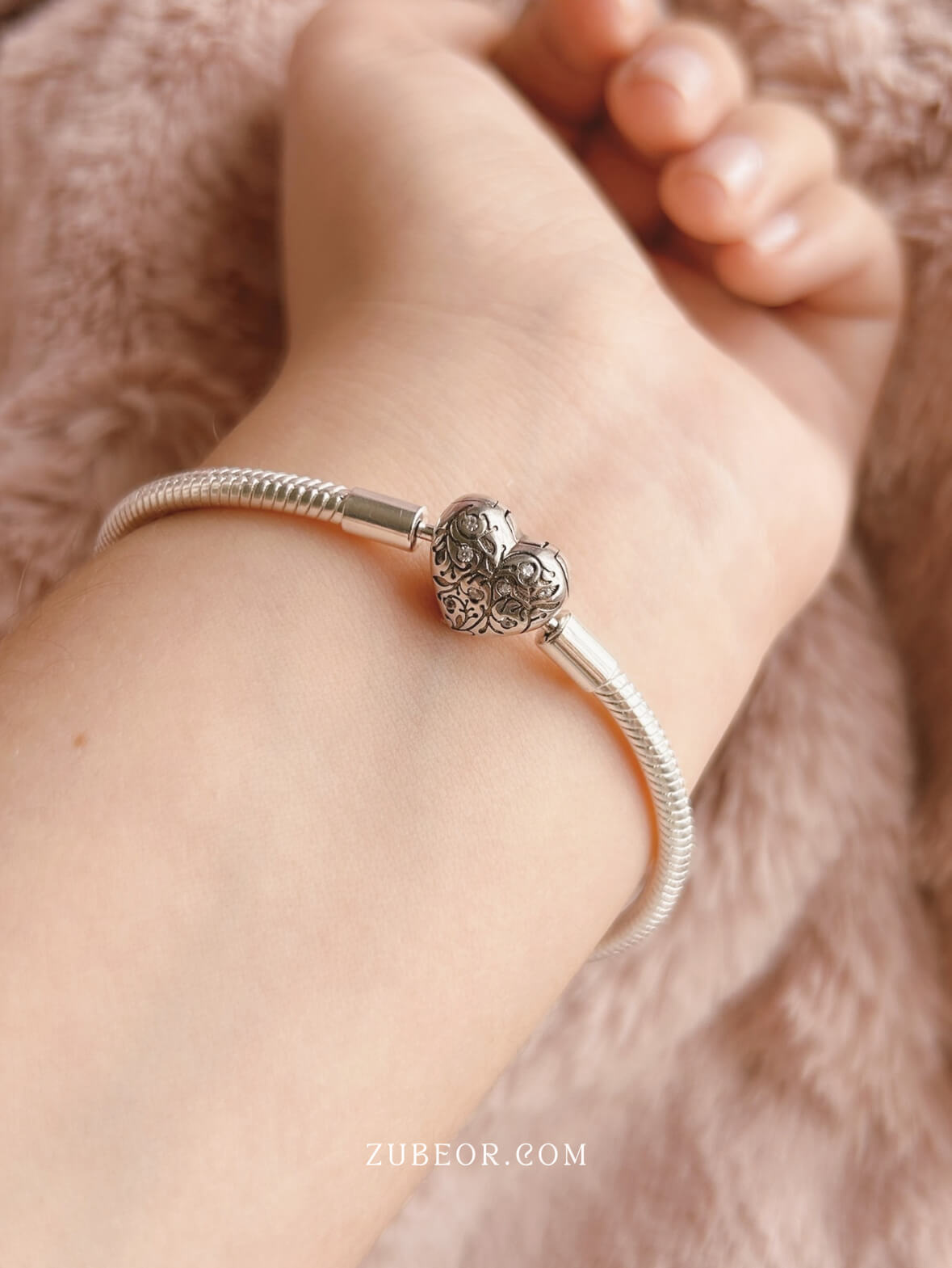 Pulsera corazón con flores 4