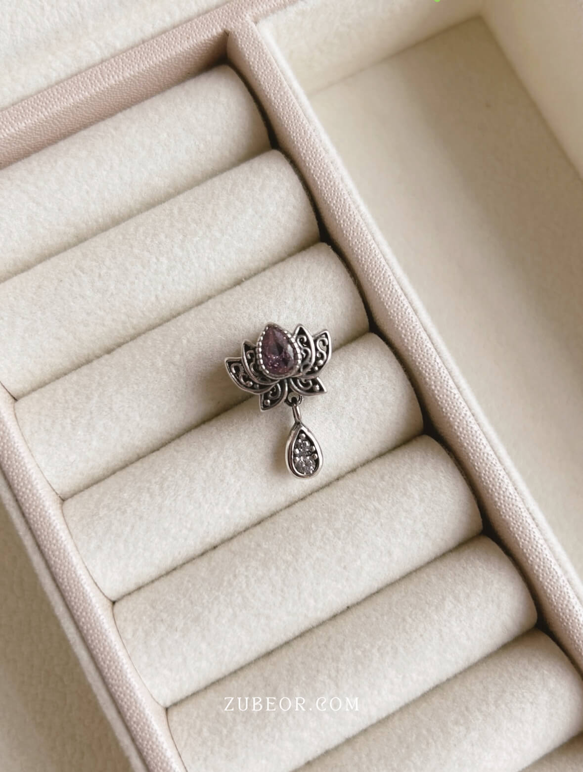 Charm flor de loto gota 3