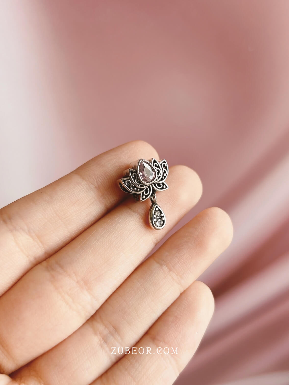 Charm flor de loto gota 5