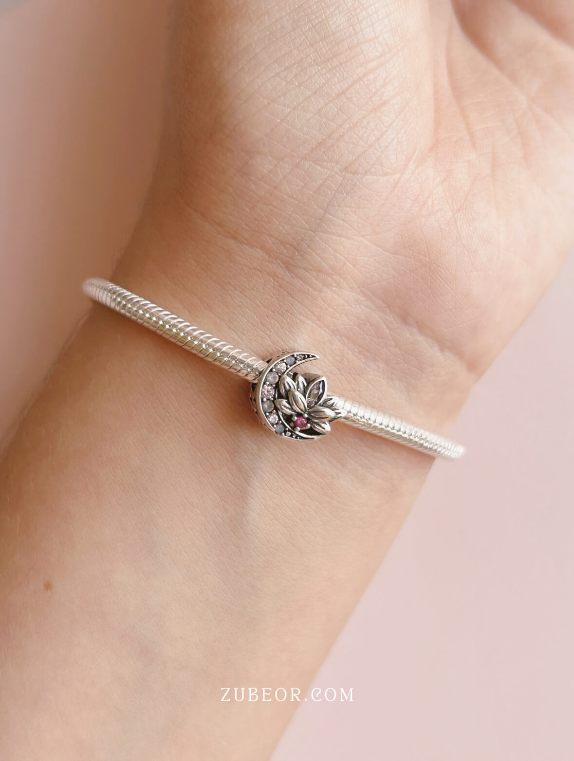 Charm luna flor de loto 3