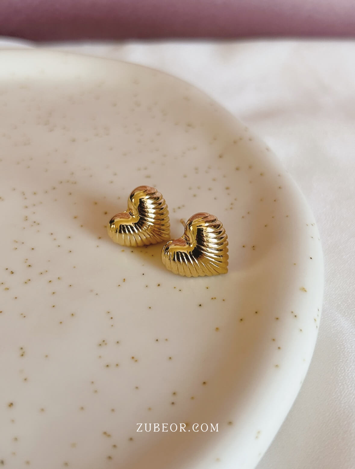 Aretes corazón dorado 2