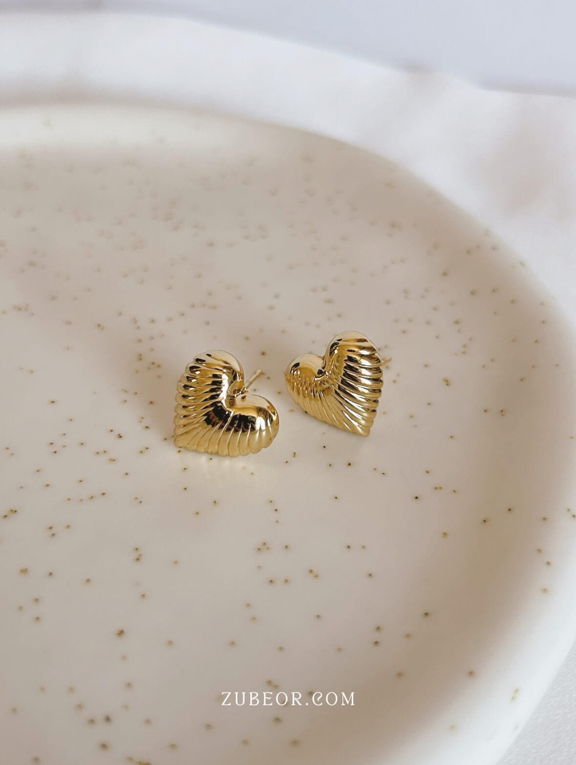 Aretes corazón dorado 5