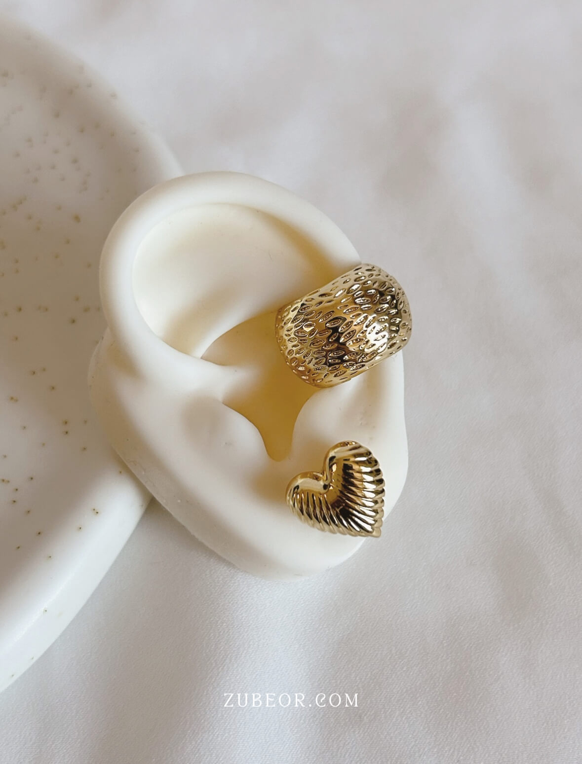 Aretes corazón dorado 3