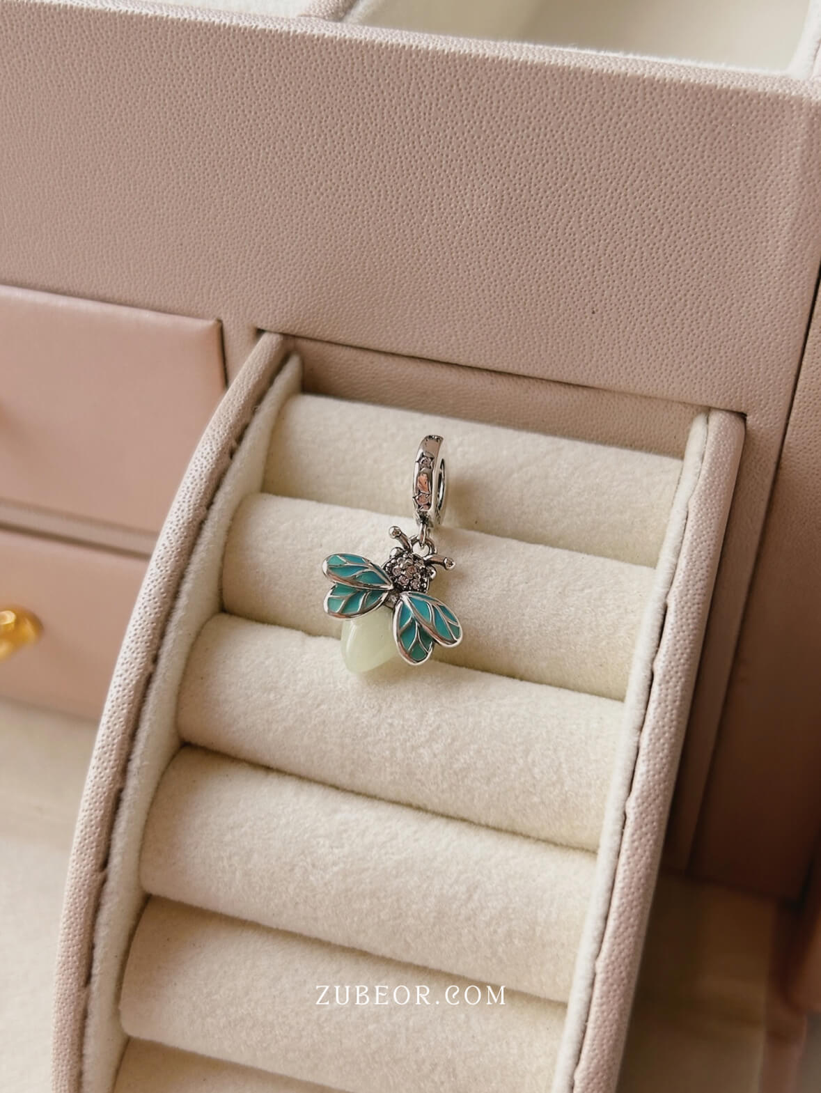 Charm Luciérnaga 2