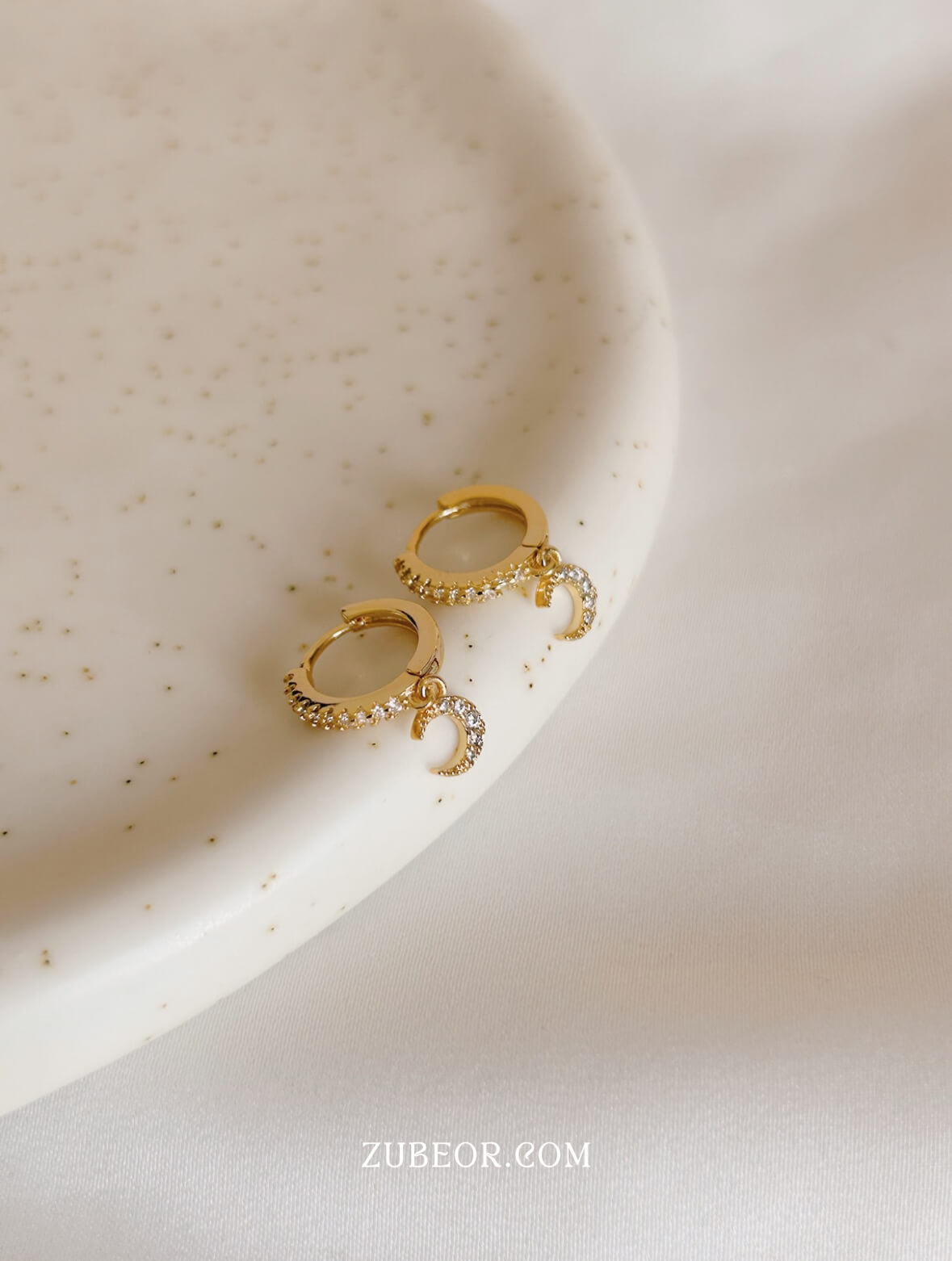 Aretes huggie luna 2