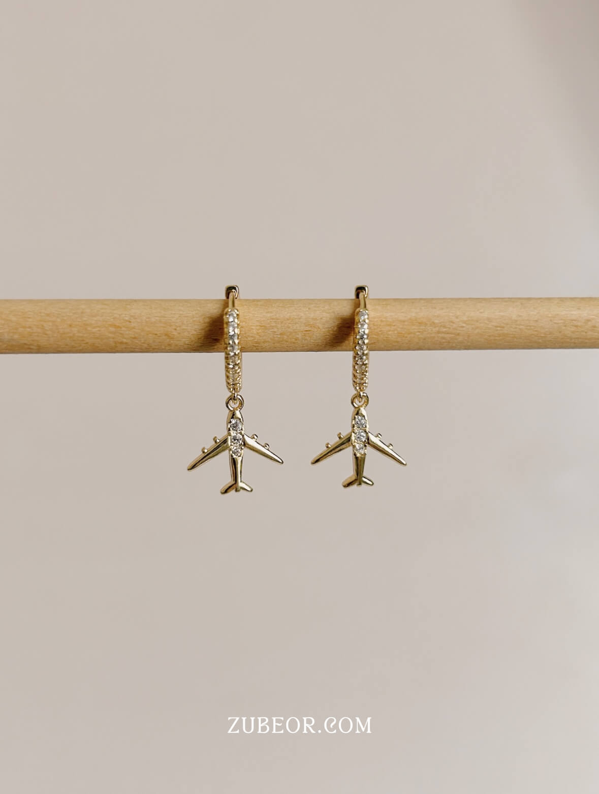 Aretes huggie avión 2