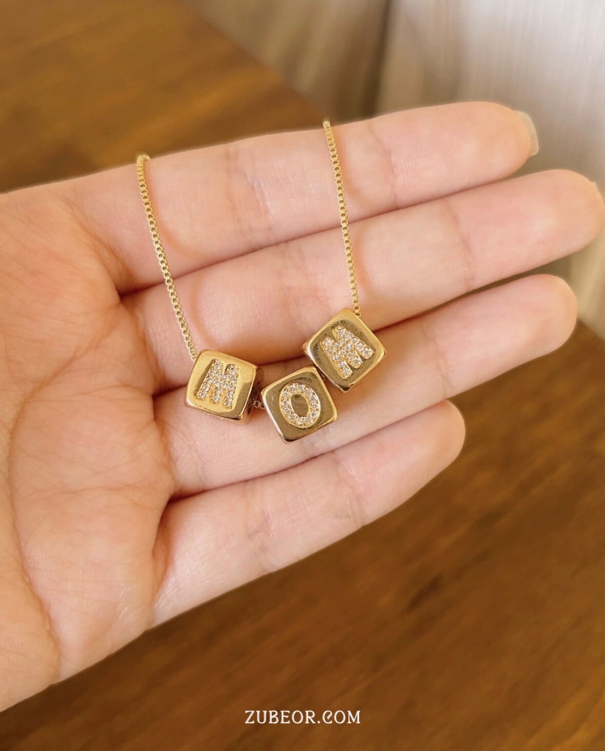 Cadena cubo mom 4