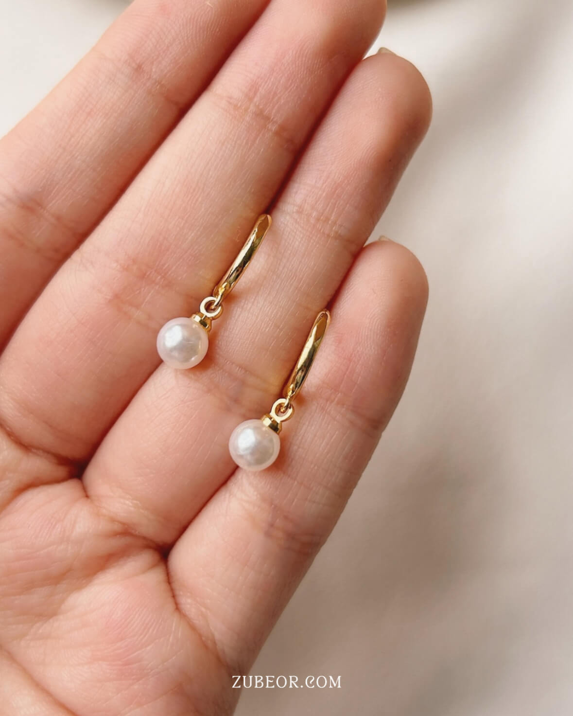 Aretes huggie perla 2