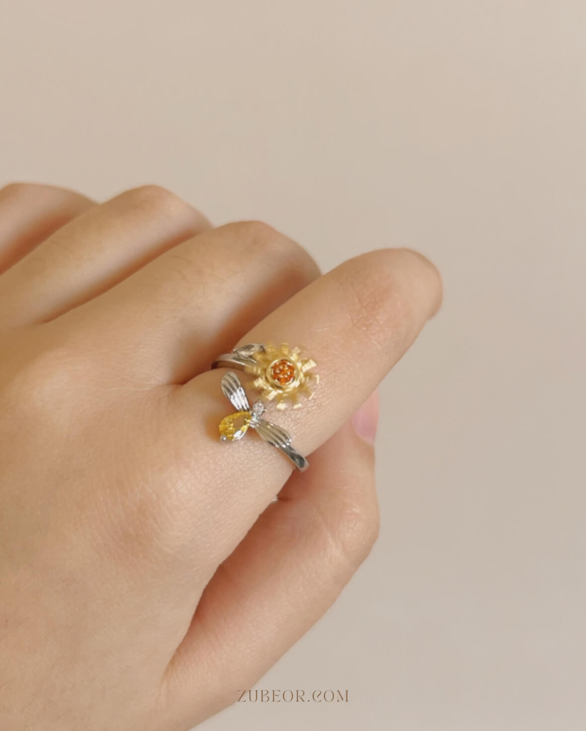 Anillo girasol y abeja con movimiento giratorio 3