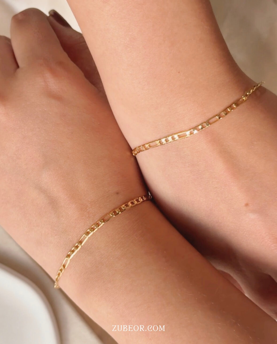 Pulsera dorada grabada (solo pago previo) 2