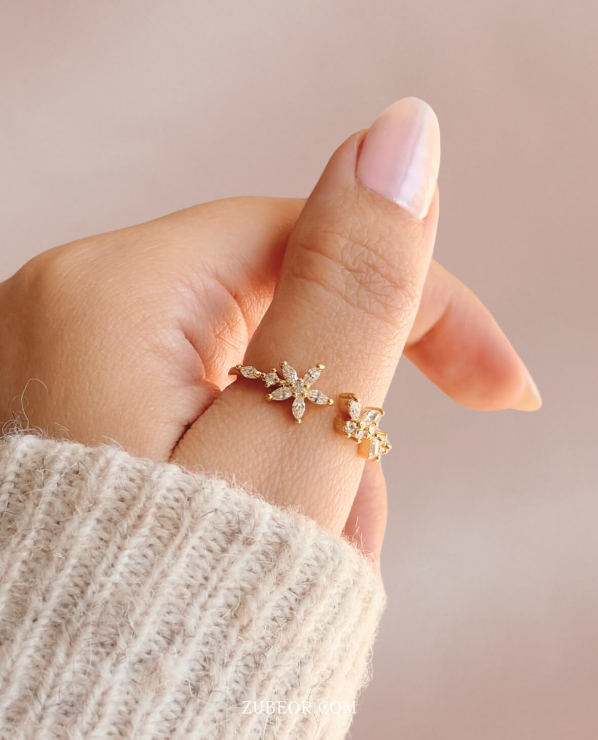 Anillo flor blanca y mariposa 3