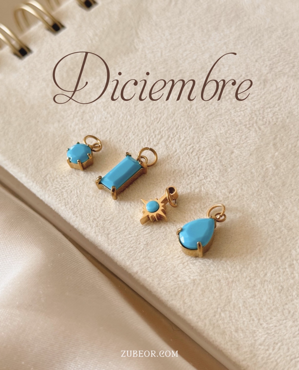 Pulsera con dijes de mes 21