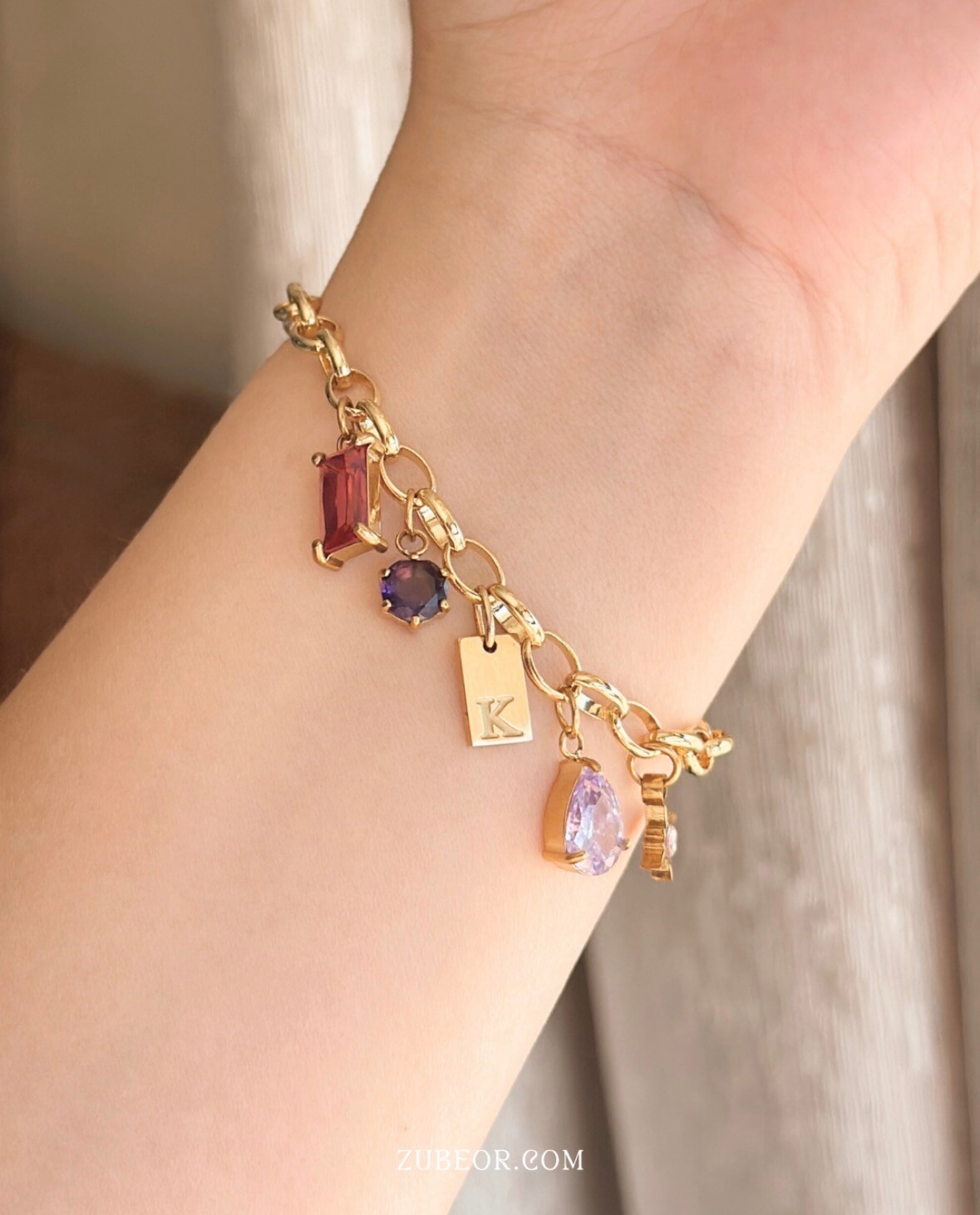 Pulsera con dijes de mes 3