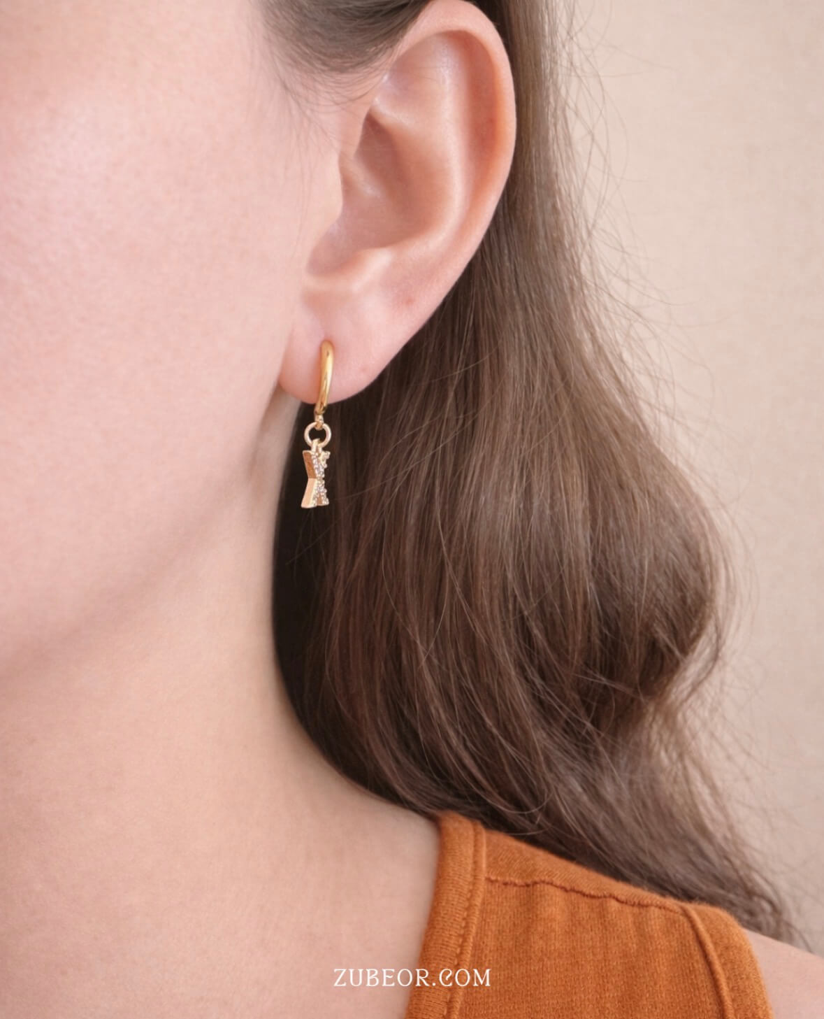 Aretes con inicial 2