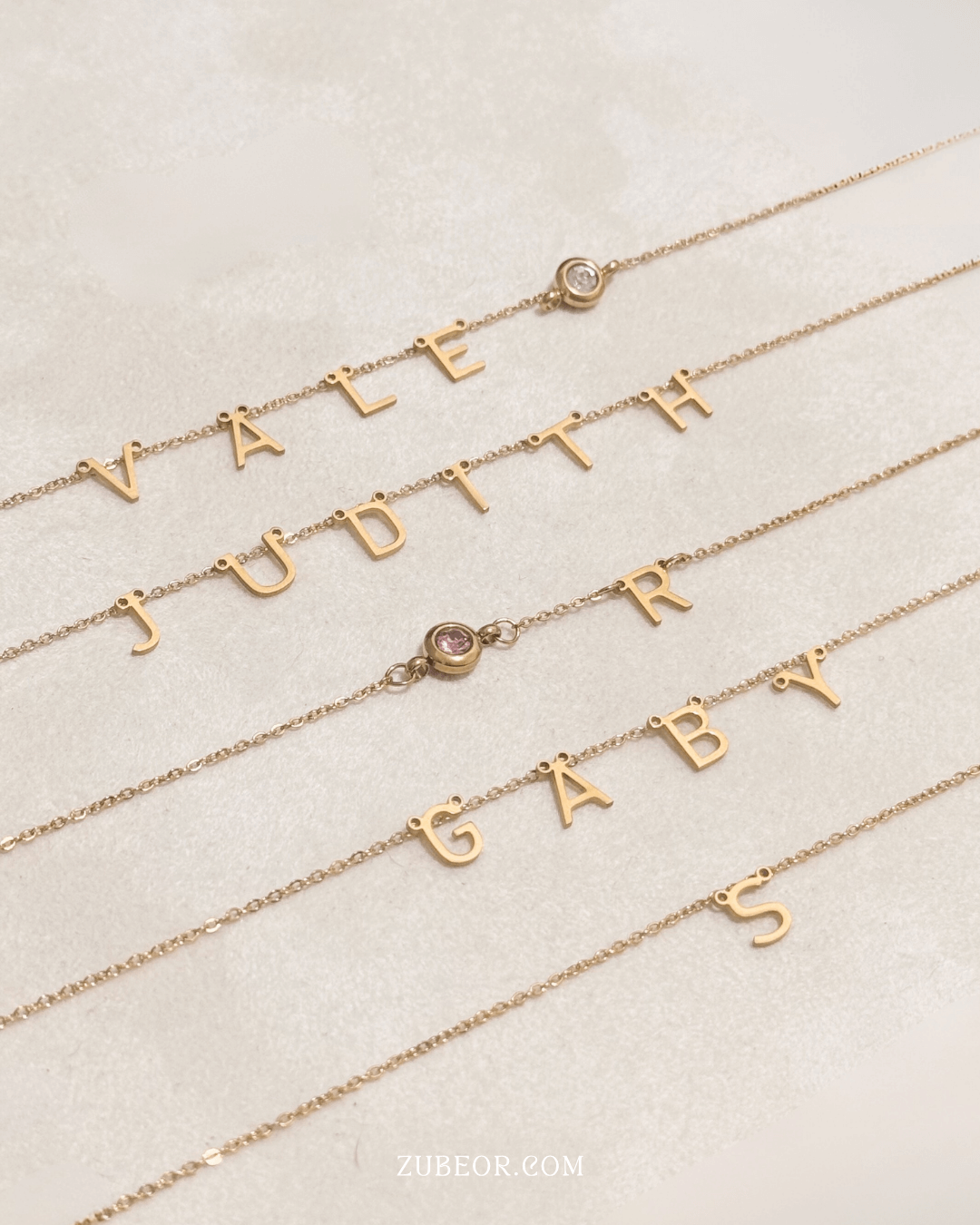 Cadena personalizada iniciales 8