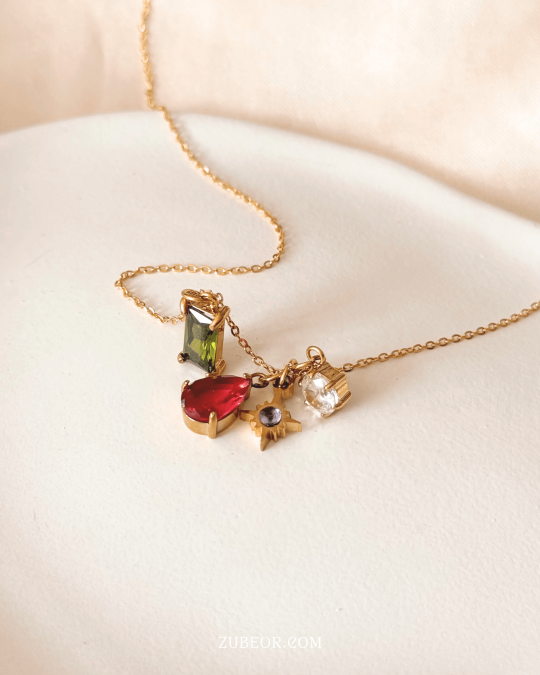 Cadena dijes de mes 15